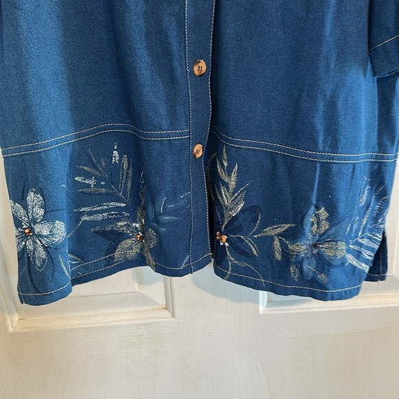 Koret City Blue Blue Buttondown top with details size medium - Picture 2 of 4